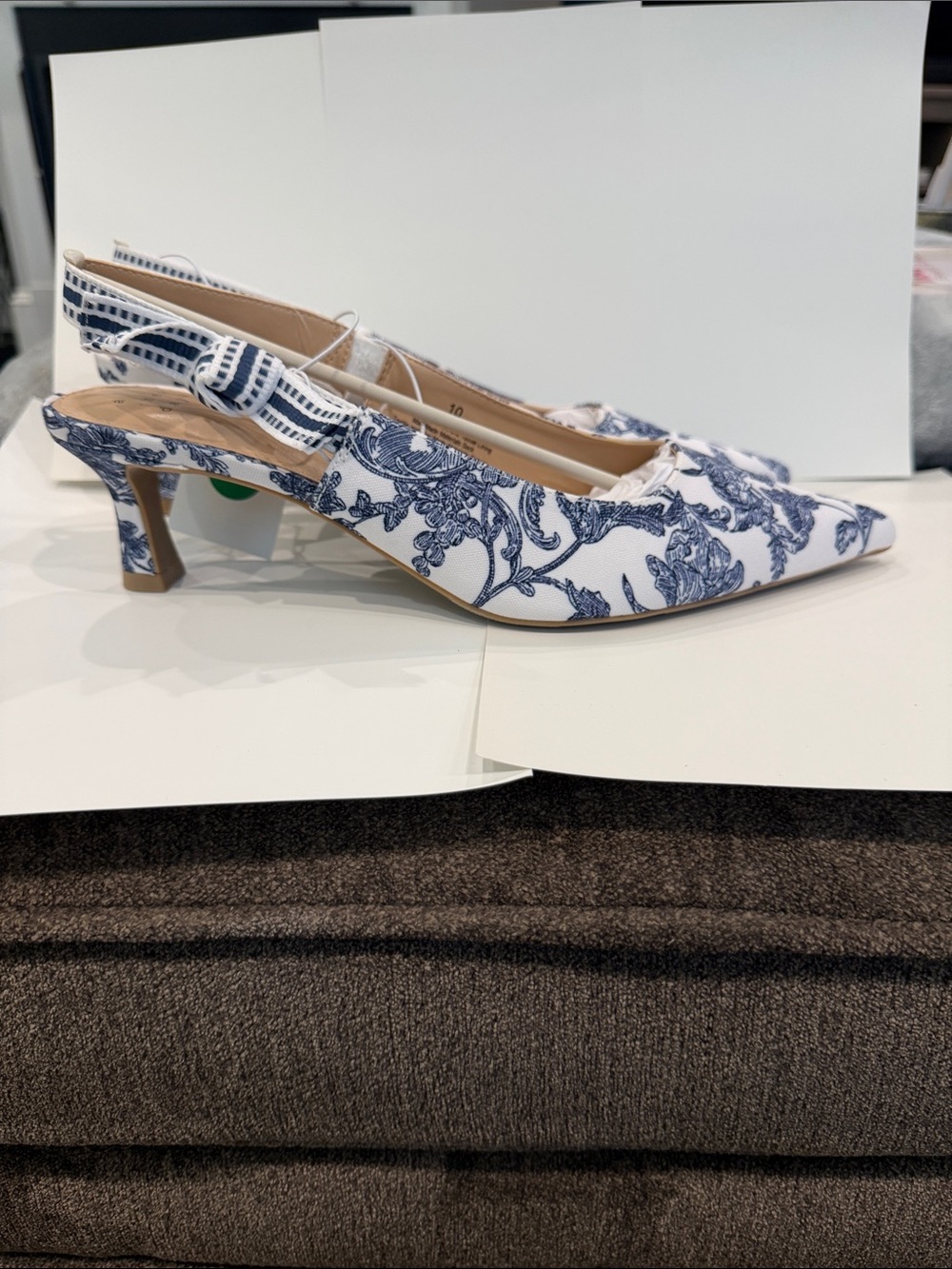 A New Day - Target Pointed Slingback Kitten Heel Navy Floral Toille size 10 NWT